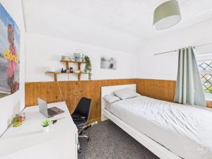 BEDROOM- click for photo gallery